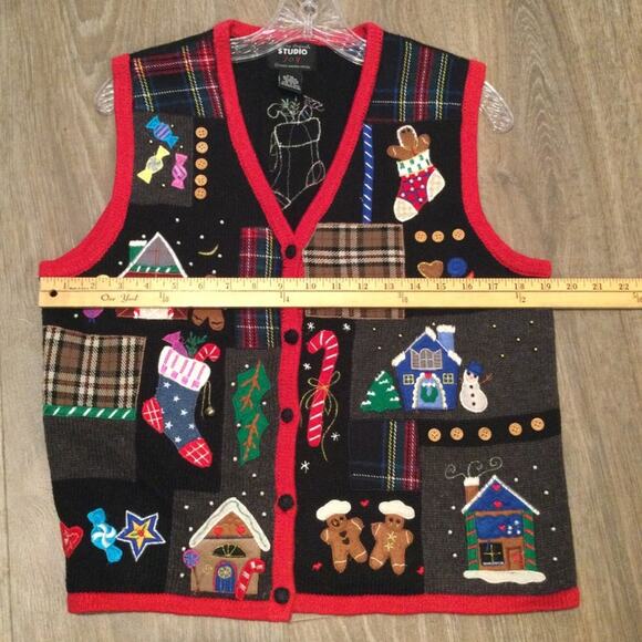 Festive Patchwork Holiday Sweater Vest Petite M - Picture 6 of 7